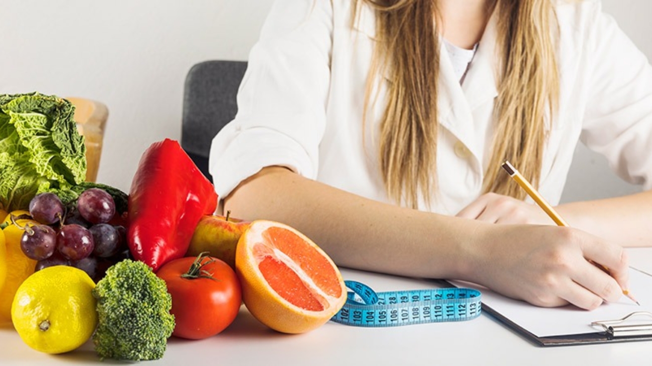 Διατροφή εμμηνόπαυση: Ισορροπήστε τις ορμόνες και διατηρήστε το ιδανικό βάρος | 8kb.es